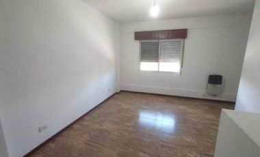Casa PH en alquiler en Castelar Sur