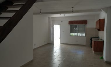 Casa PH en alquiler en Castelar Sur