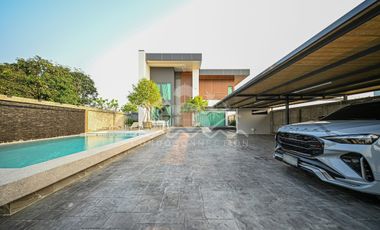Luxury Modern Pool Villa for Sale at Baan Tiew Khao, Huai Yai