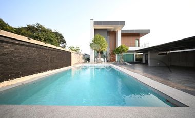 Luxury Modern Pool Villa for Sale at Baan Tiew Khao, Huai Yai