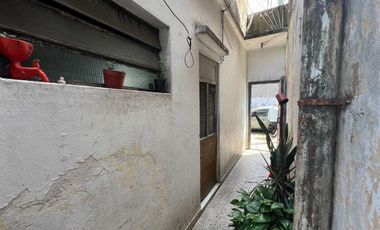 VENTA CASA MULTIFAMILIAR EN AVELLANEDA 6 UNIDADES