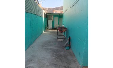 SE ARRIENDA AMPLIA CASA PARA EMPRESAS EN SECTOR PALOMAR.