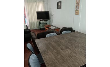 SE ARRIENDA AMPLIA CASA PARA EMPRESAS EN SECTOR PALOMAR.