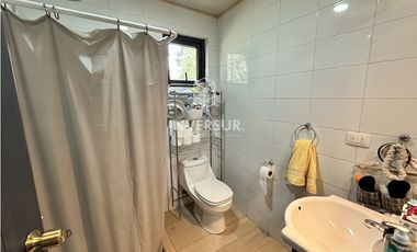 HERMOSA PARCELA CON ORILLA DE RIO Y 2 CASAS A 30 MIN DE VALDIVIA