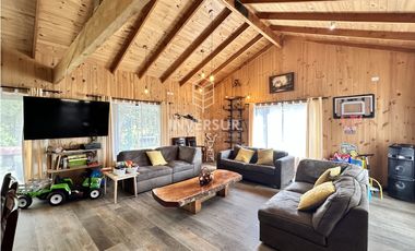 HERMOSA PARCELA CON ORILLA DE RIO Y 2 CASAS A 30 MIN DE VALDIVIA