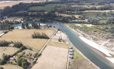 HERMOSA PARCELA CON ORILLA DE RIO Y 2 CASAS A 30 MIN DE VALDIVIA