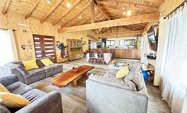 HERMOSA PARCELA CON ORILLA DE RIO Y 2 CASAS A 30 MIN DE VALDIVIA