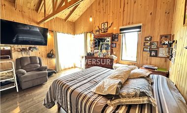 HERMOSA PARCELA CON ORILLA DE RIO Y 2 CASAS A 30 MIN DE VALDIVIA