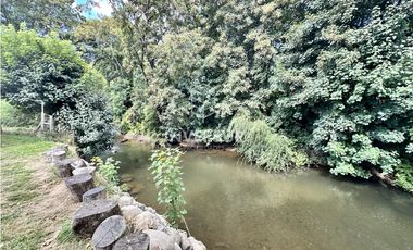 HERMOSA PARCELA CON ORILLA DE RIO Y 2 CASAS A 30 MIN DE VALDIVIA