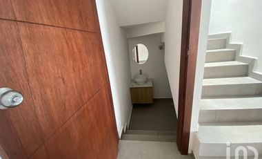CASA AMMUEBLADA EN VENTA EN PLAN DE AYALA CENTRO