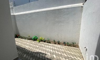 CASA AMMUEBLADA EN VENTA EN PLAN DE AYALA CENTRO