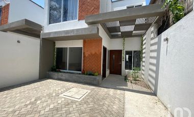 CASA AMMUEBLADA EN VENTA EN PLAN DE AYALA CENTRO