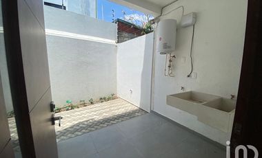 CASA AMMUEBLADA EN VENTA EN PLAN DE AYALA CENTRO