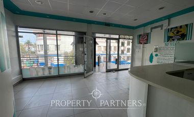 Local comercial en segundo nivel en barrio Brasil