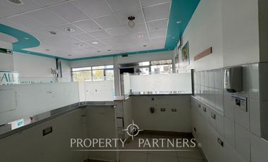 Local comercial en segundo nivel en barrio Brasil