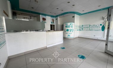 Local comercial en segundo nivel en barrio Brasil