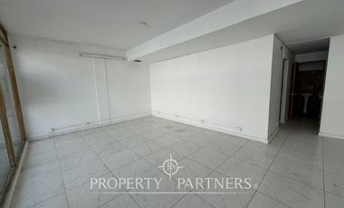 Local comercial en segundo nivel en barrio Brasil