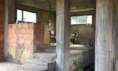 VENTA de CASA LOTE en LA CALERA