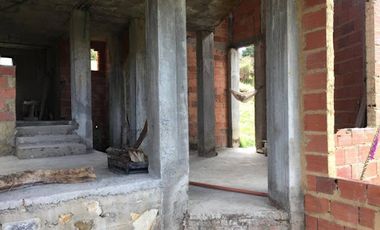 VENTA de CASA LOTE en LA CALERA