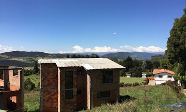 VENTA de CASA LOTE en LA CALERA