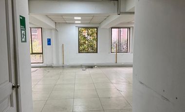 Oficina luminosa y funcional en Santiago Centro