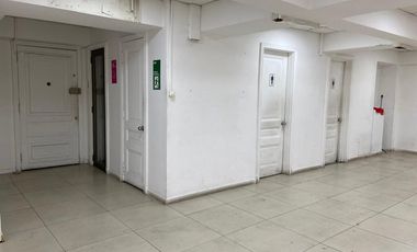 Oficina luminosa y funcional en Santiago Centro