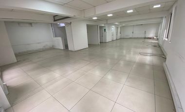 Oficina luminosa y funcional en Santiago Centro