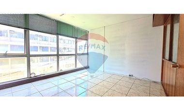 Oficina en excelente ubicación Santiago Centro