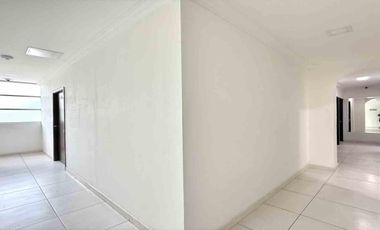 EDIFICIO CON BODEGA EN VENTA EN LA BADEA/PEREIRA