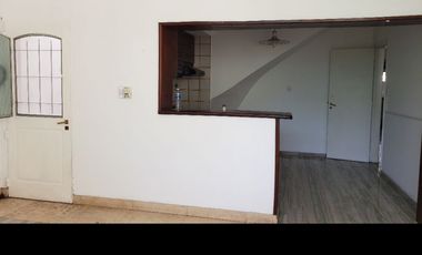 Chalet en Alquiler Villa Sarmiento / Moron (A034 1150)