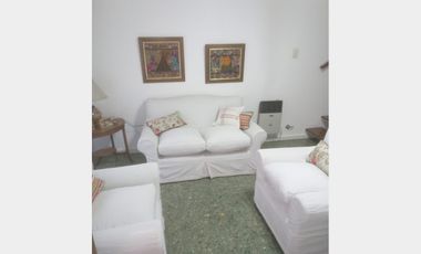 Casa  en Venta Villa Sarmiento / Moron (A120 3654)