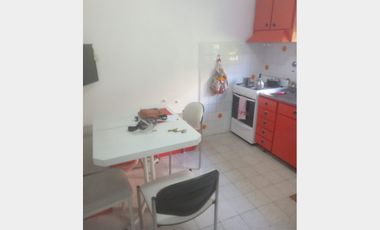 Casa  en Venta Villa Sarmiento / Moron (A120 3654)
