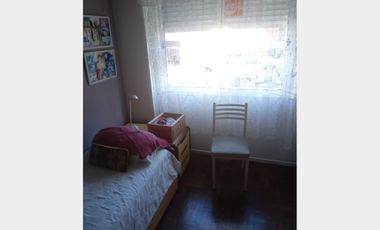 Casa  en Venta Villa Sarmiento / Moron (A120 3654)