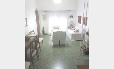 Casa  en Venta Villa Sarmiento / Moron (A120 3654)