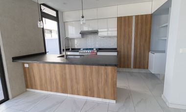CASA EN VENTA EN PARQUES VALLARTA, ZAPOPAN JALISCO.