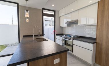 CASA EN VENTA EN PARQUES VALLARTA, ZAPOPAN JALISCO.