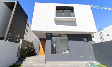 CASA EN VENTA EN PARQUES VALLARTA, ZAPOPAN JALISCO.