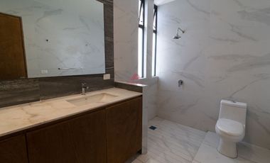 CASA EN VENTA EN PARQUES VALLARTA, ZAPOPAN JALISCO.