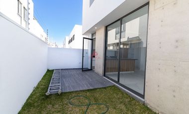 CASA EN VENTA EN PARQUES VALLARTA, ZAPOPAN JALISCO.
