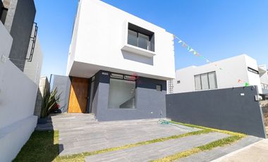 CASA EN VENTA EN PARQUES VALLARTA, ZAPOPAN JALISCO.