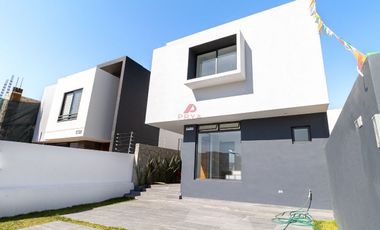 CASA EN VENTA EN PARQUES VALLARTA, ZAPOPAN JALISCO.