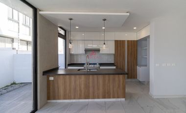CASA EN VENTA EN PARQUES VALLARTA, ZAPOPAN JALISCO.