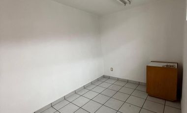 Se Renta Local Comercial en Av. Carlota Armero