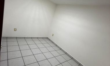Se Renta Local Comercial en Av. Carlota Armero