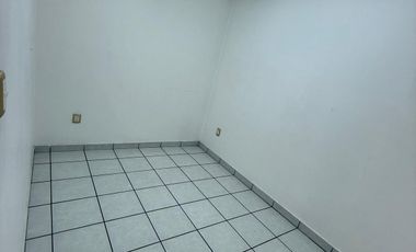 Se Renta Local Comercial en Av. Carlota Armero