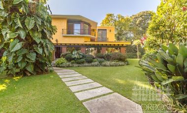 VILLA AMARELA