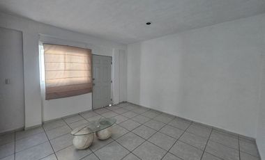 Casa en Venta sobre Avenida Principal – Ciudad Caucel