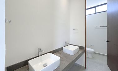 Casa en venta en Cholul Mérida Privada Morera 3 recamaras y alberca