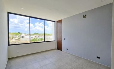 Casa en venta en Cholul Mérida Privada Morera 3 recamaras y alberca