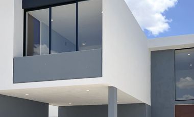 Casa en venta en Cholul Mérida Privada Morera 3 recamaras y alberca